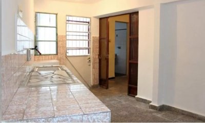 Casa y apto en venta, 2 dormitorios, patio-Belvedere