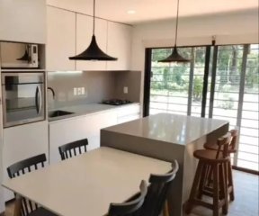 Casa en venta, 2dormitorios, 1baño, patio con parrillero, cochera. Solymar.