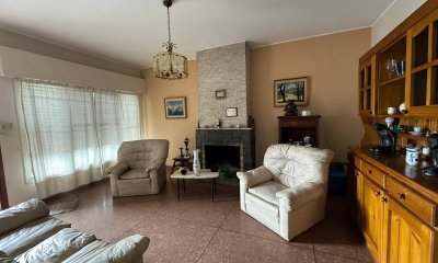 Casa en venta 4 dormitorios, 1 baño, patio-Aires Puros