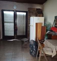 Casa en venta 2 dormitorios, 1 baño, cochera y fondo-José Serrato- Unión
