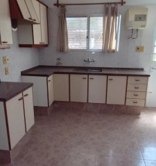 Casa en venta 2 dorm, 1 baño, cochera-Maroñas