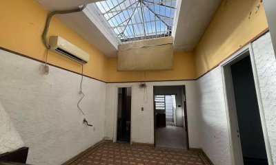 Casa en venta, 3 dormitorios, 1 baño, patio, azotea con parrillero - Buceo