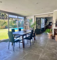 Casa en venta 3 dormitorios, 3 baños, fondo con barbacoa, piscina y garaje-Lancasteriana-Carrasco Norte