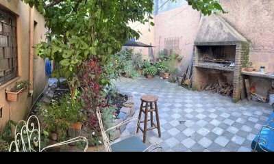Casa en venta 5 dorm, 2 baños, patio- Villa Muñoz