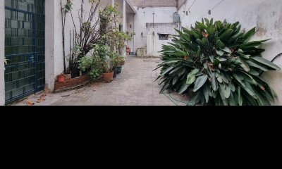 Casa en venta 3 dormitorios, 2 baños, patio, gje-Centro