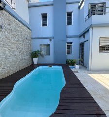 Gran casa en venta 6 dormitorios, 4 baños, piscina-Punta Gorda