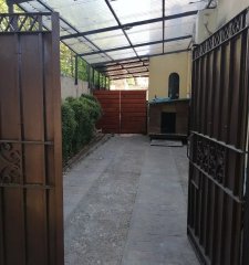 Casa en venta 4 dormitorios, 2 baños, fondo, piscina y cochera-19 de Abril-Prado