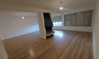 Casa en venta, 4 dormitorios, 3 baños, patio con parrillero, garaje doble. Puertito del Buceo.