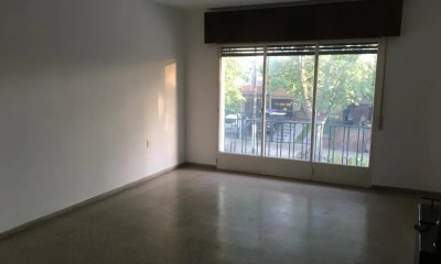 Casa de altos en venta, 2 dormitorios, 1 baño-Malvin