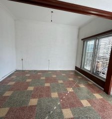 Casa en venta con renta 2 dormitorios, 2 baños, patio y cochera- General Flores- Brazo Oriental