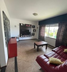 2 casas en venta, 4 dormitorios, 2 baños, patio y garaje- Barquisimeto-Pérez Castellanos