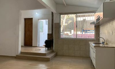 Casa y apto en venta, 4 dormitorios, cochera-Cerro