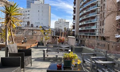 Casa de 2 dormitorios, 2 baños con azotea y patio -  Pocitos