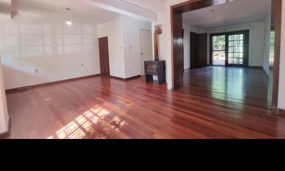 Casa en venta 3 dormitorios, 3 baños, patio-Carrasco