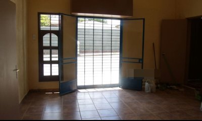 Casa en venta 8 dormitorios, 4 baños- Cordón