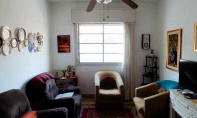 Casa en venta 2 dormitorios, 1 baño, balcón, azotea y garaje-José Antonio Cabrera -Unión