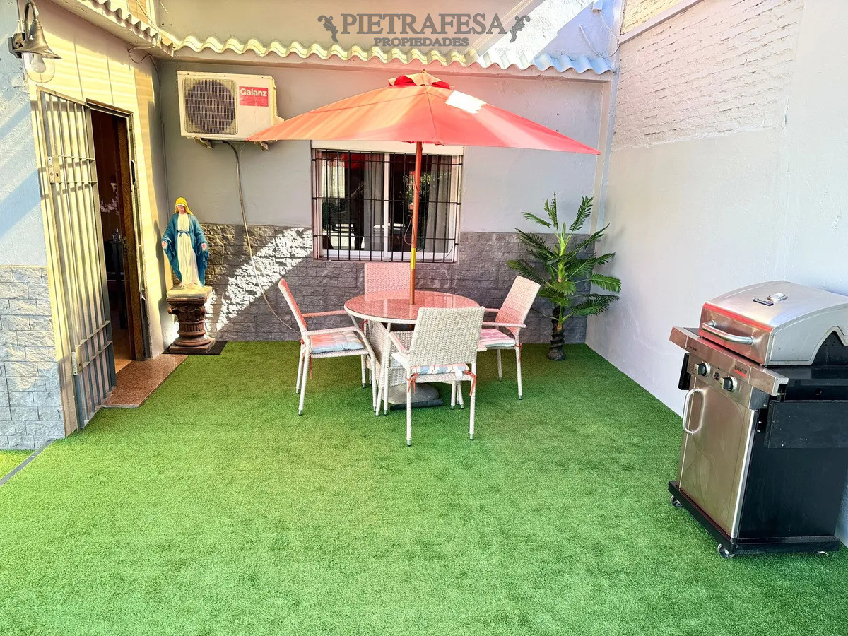 Casa ID.15056 - Casa en alquiler, 3 dormitorios, 2 baños, patio, piscina, cochera. CARRASCO