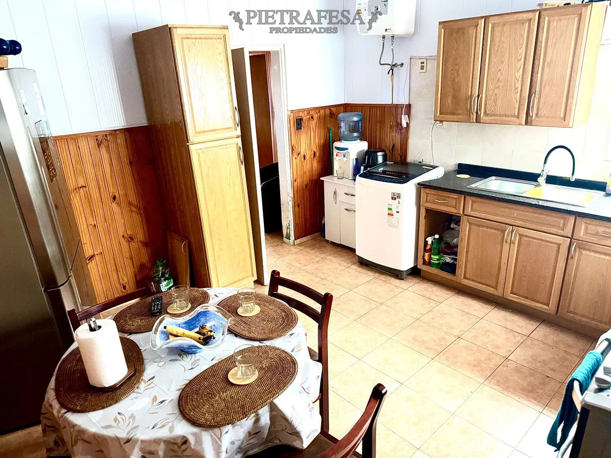 Casa ID.15056 - Casa en alquiler, 3 dormitorios, 2 baños, patio, piscina, cochera. CARRASCO