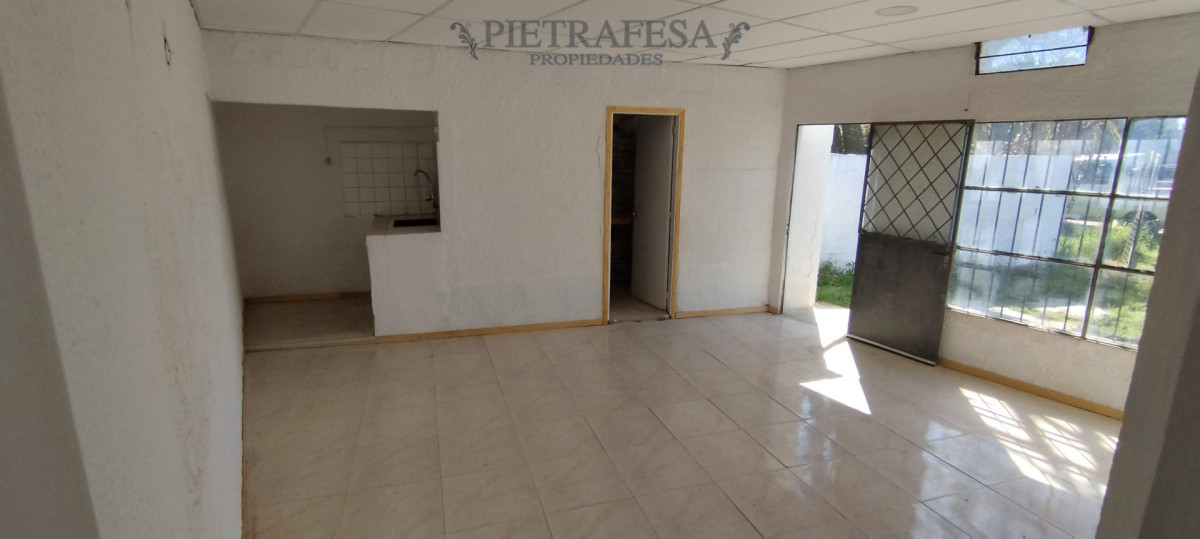 Casa ID.15192 - Casa en alquiler, 2 dormitorios, 1 baños, jardin. Solymar Norte