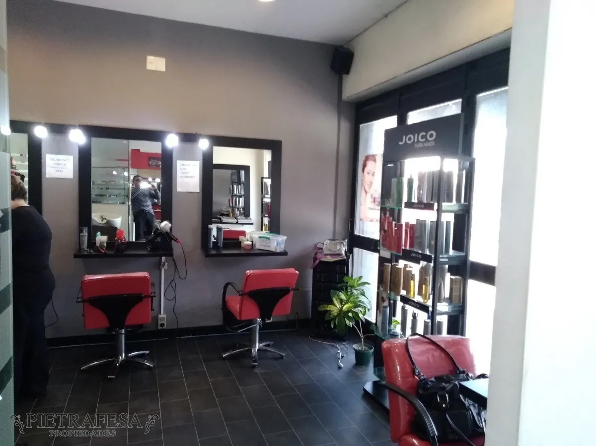 Local Comercial ID.5030 - Local en venta con o sin renta- Av. Italia- Parque Batlle