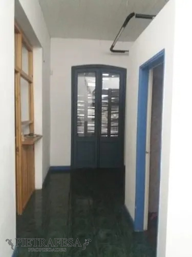 Local Comercial ID.649 - Dos locales en venta o alquiler - Cerrito - Ciudad Vieja 