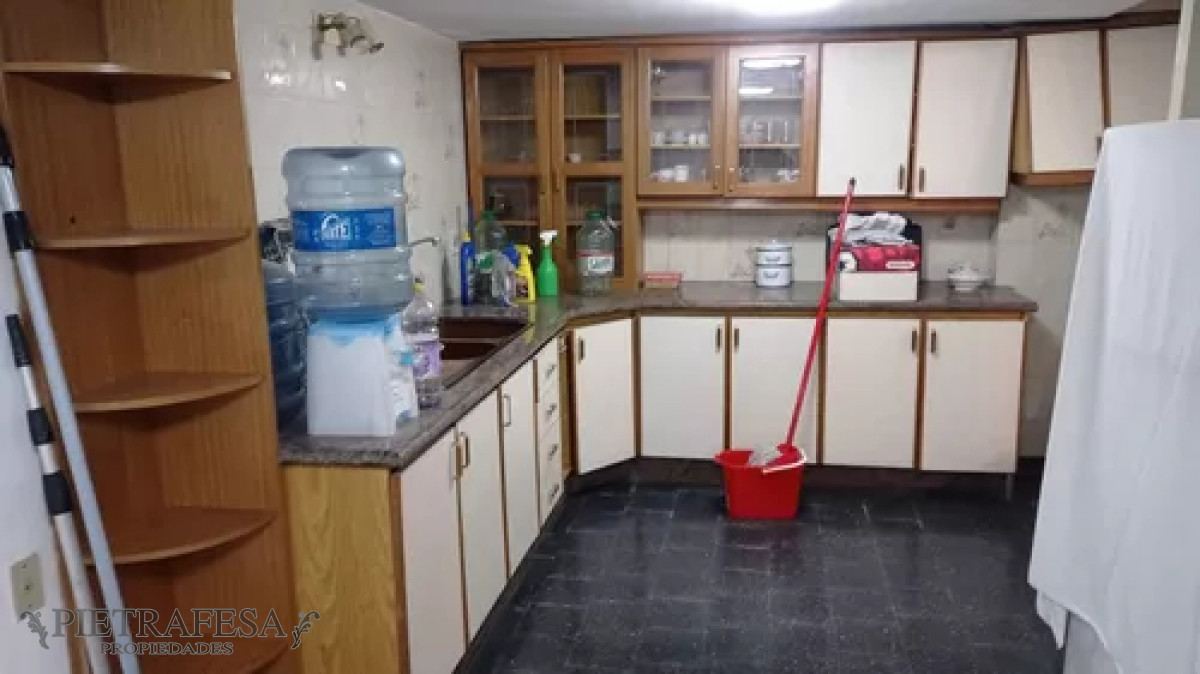 Local Comercial ID.11845 - Local en alquiler, 3baños, cocina. Centro.