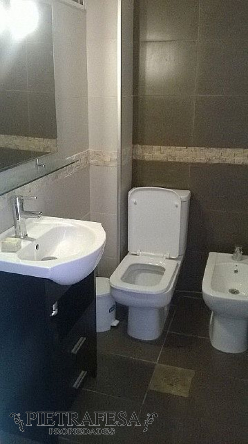 Local Comercial ID.619 - Ideal ambiente para oficina en venta - 18 de Julio - Cordón 
