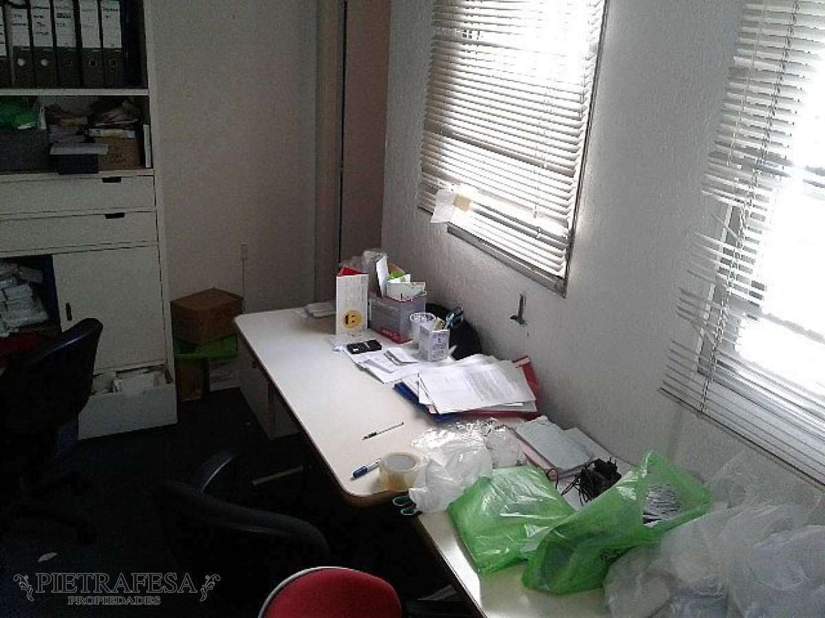 Local Comercial ID.605 - Oficina en venta con terraza - Rio Branco - Centro 