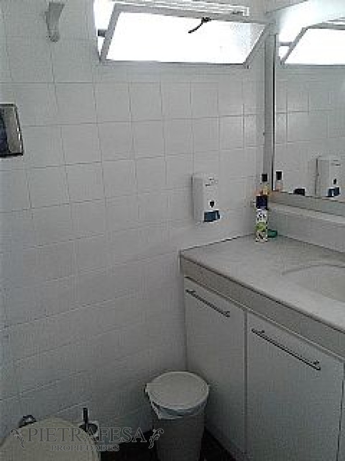 Local Comercial ID.605 - Oficina en venta con terraza - Rio Branco - Centro 