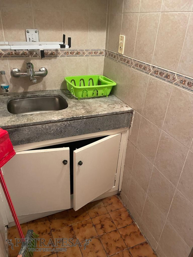Local Comercial ID.604 - Venta con renta  monoambiente con garaje - Colonia - Centro 