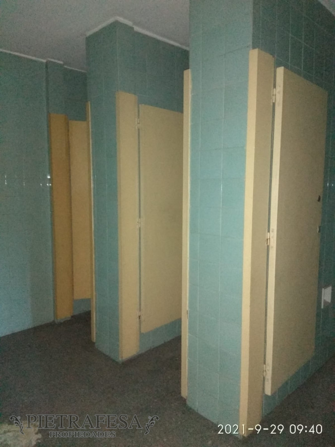 Local Comercial ID.11234 - Local en alquiler, 6 baños. Centro.