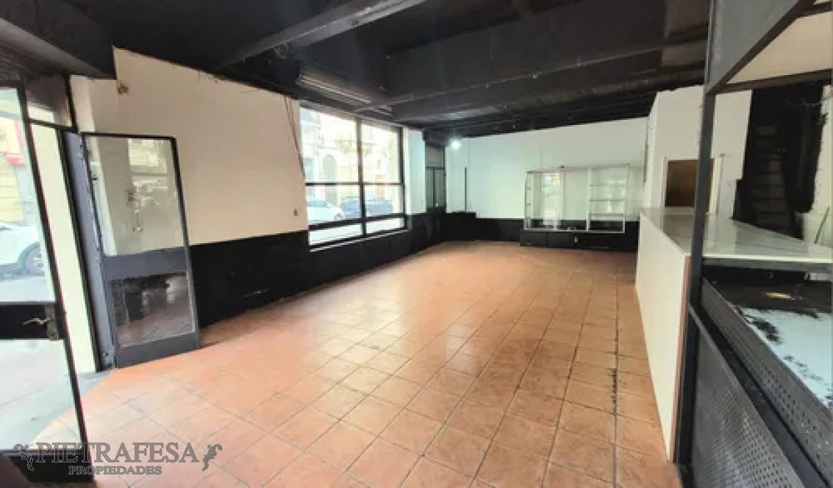 Local Comercial ID.13708 - Local en alquiler, 2baños. Ciudad Vieja.