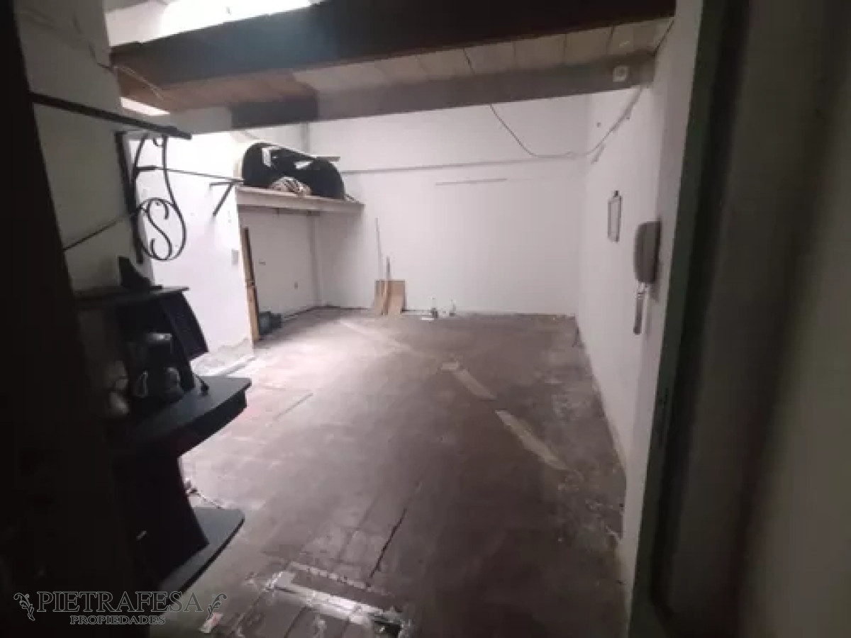 Local Comercial ID.12683 - Local en alquiler, 1baño. Centro.