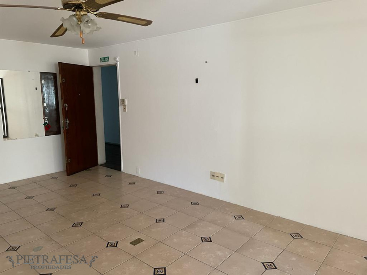 Local Comercial ID.604 - Venta con renta  monoambiente con garaje - Colonia - Centro 