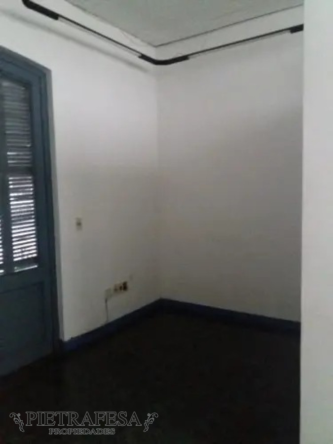 Local Comercial ID.649 - Dos locales en venta o alquiler - Cerrito - Ciudad Vieja 