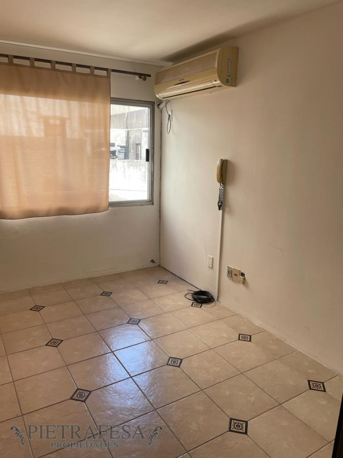 Local Comercial ID.604 - Venta con renta  monoambiente con garaje - Colonia - Centro 