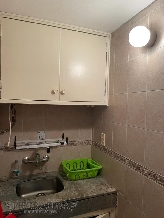 Local Comercial ID.604 - Venta con renta  monoambiente con garaje - Colonia - Centro 