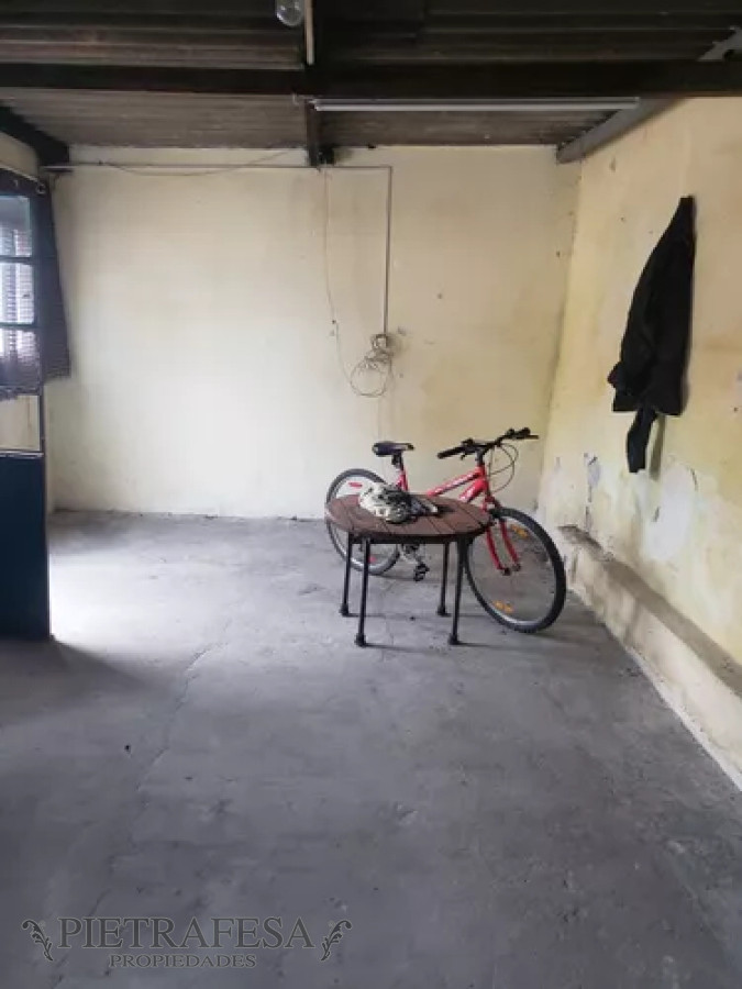 Local Comercial ID.12657 - Local en alquiler, monoambiente, 1baño. Malvin Norte.