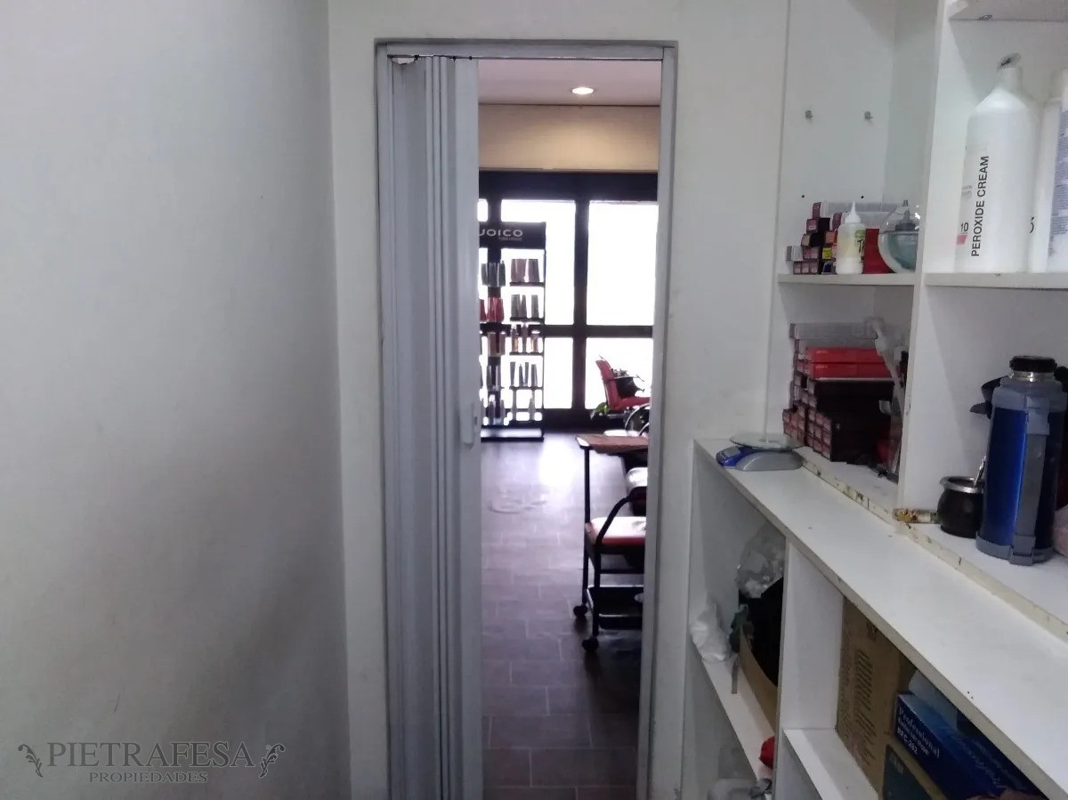 Local Comercial ID.5030 - Local en venta con o sin renta- Av. Italia- Parque Batlle