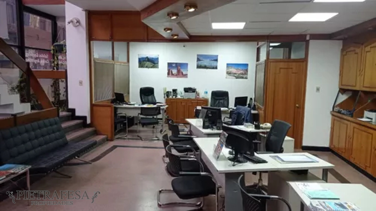 Local Comercial ID.11845 - Local en alquiler, 3baños, cocina. Centro.