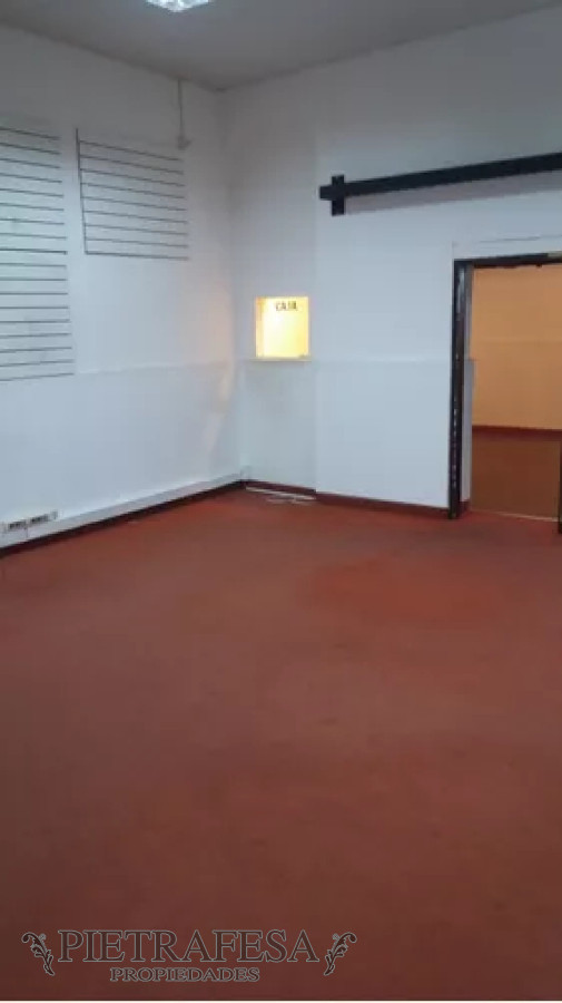 Local Comercial ID.12827 - Local en alquiler, 1baño, kitchenette. Centro.