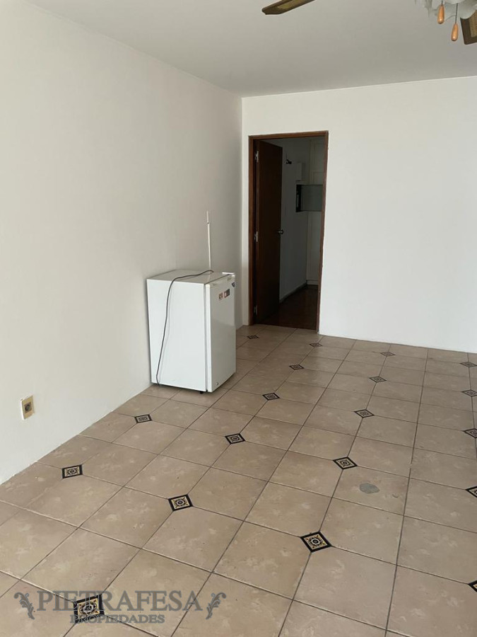 Local Comercial ID.604 - Venta con renta  monoambiente con garaje - Colonia - Centro 