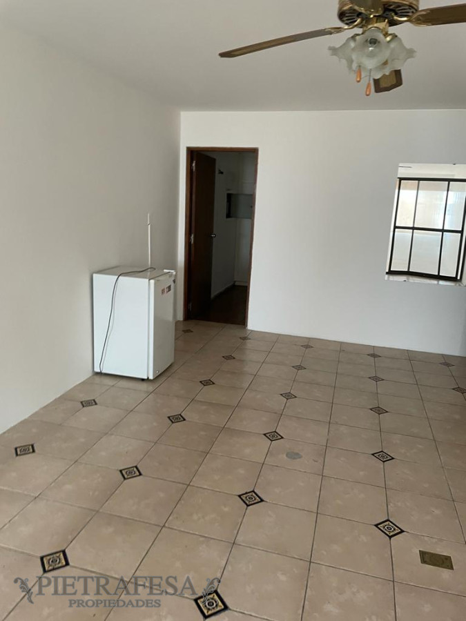 Local Comercial ID.604 - Venta con renta  monoambiente con garaje - Colonia - Centro 