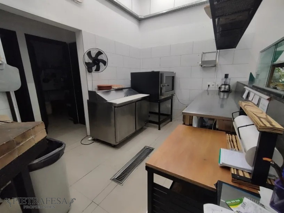 Local Comercial ID.13734 - Llaves de rotisería en venta -Ciudad Vieja