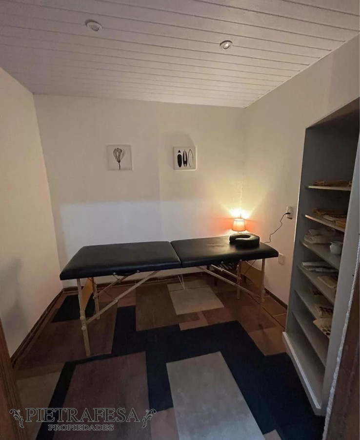 Local Comercial ID.12798 - Llaves de local con consultorios en venta-Centro 