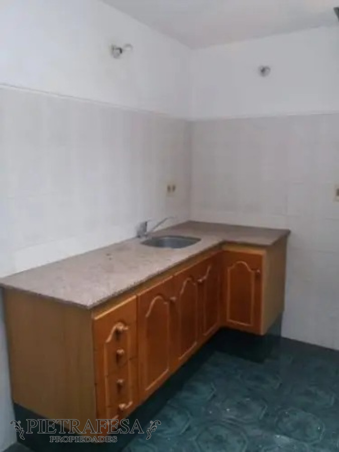Local Comercial ID.649 - Dos locales en venta o alquiler - Cerrito - Ciudad Vieja 