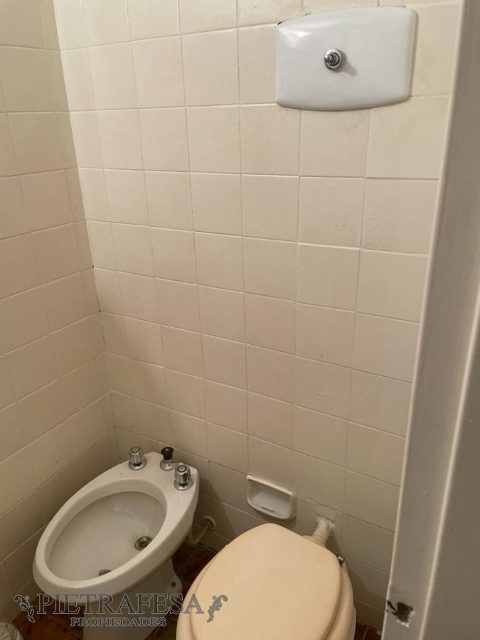 Local Comercial ID.604 - Venta con renta  monoambiente con garaje - Colonia - Centro 