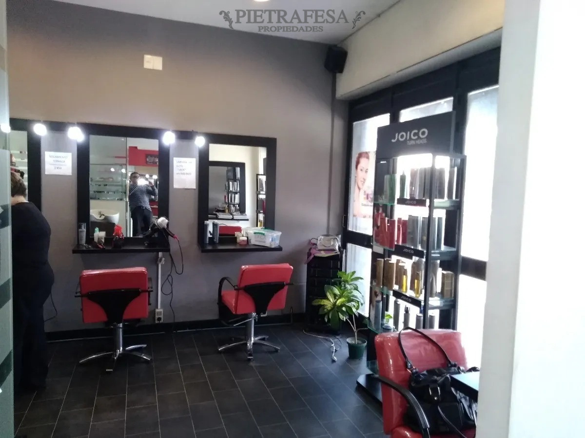 Local Comercial ID.5030 - Local en venta con o sin renta- Av. Italia- Parque Batlle