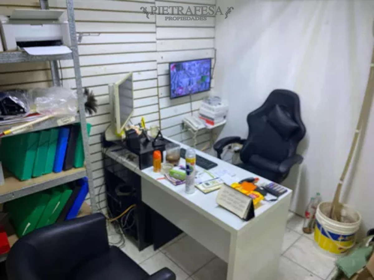 Local Comercial ID.12453 - Local amplio en venta con renta zona Centro