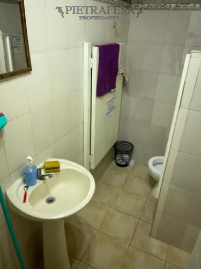 Local Comercial ID.12453 - Local amplio en venta con renta zona Centro